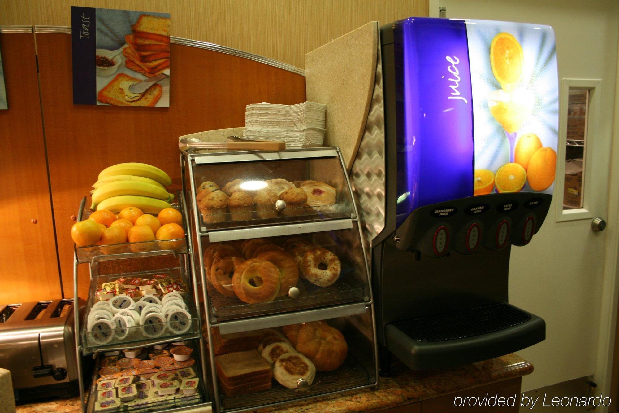 Holiday Inn Express West Los Angeles By Ihg Restaurant bilde
