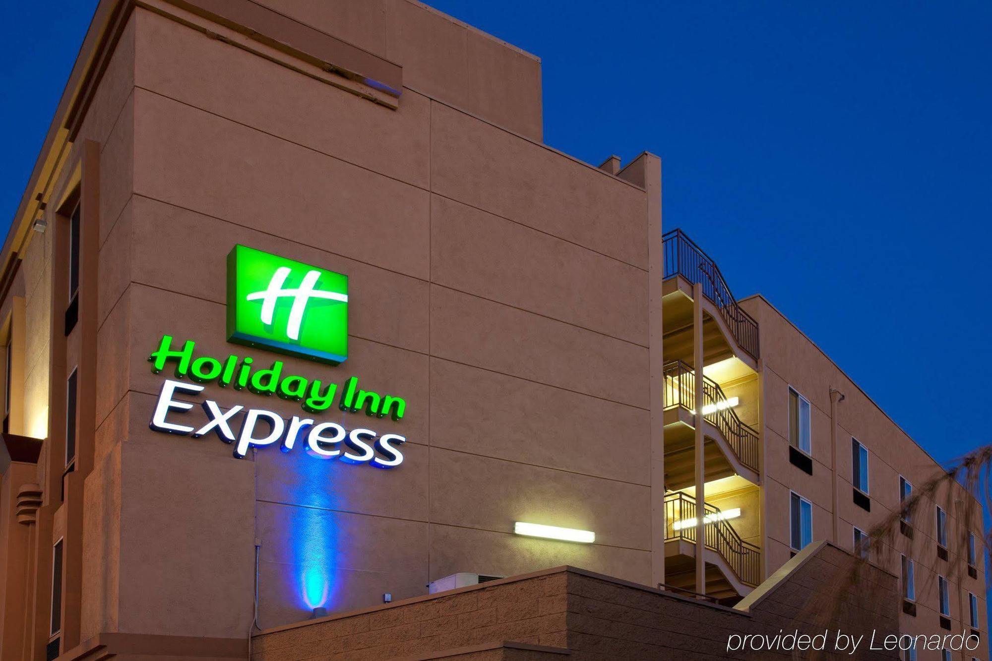 Holiday Inn Express West Los Angeles By Ihg Eksteriør bilde